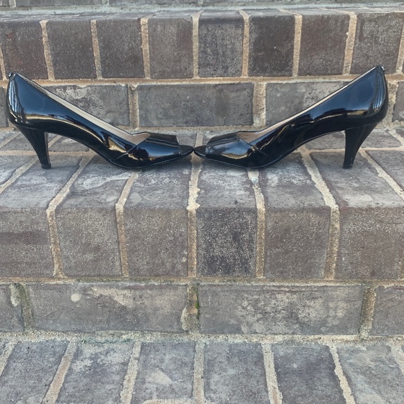 CALVIN KLEIN BLACK OPEN TOE HEELS, LIKE NEW, SIZE 7 - Picture 3 of 4